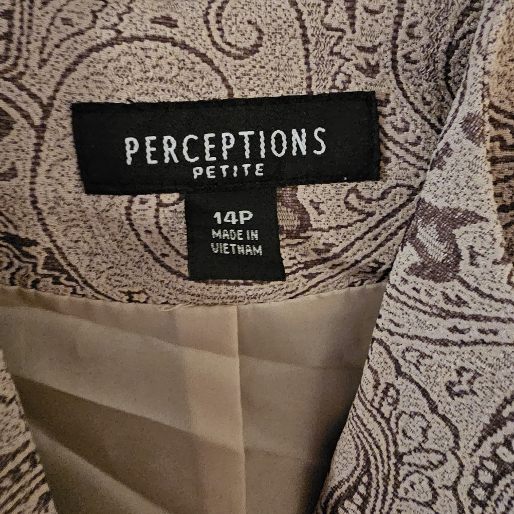 Perceptions suit - Picture 5 of 8
